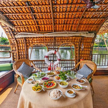 Hotel Spice Coast Cruises - Houseboat, A Cgh Earth Experience à Alappuzha Extérieur photo